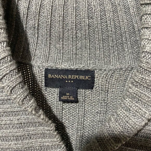 Banana Republic grey sweater size medium - Picture 2 of 5